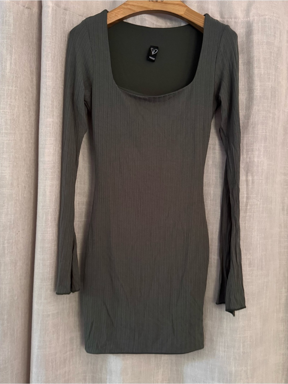 Windsor dark green long sleeve dress size small